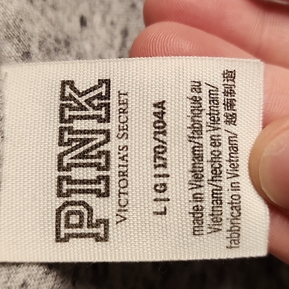 "PINK" VS Crop Top/Tee Shirt 🩶 - Picture 4 of 9